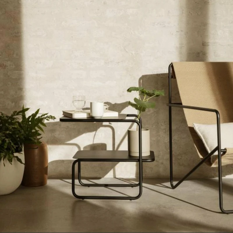 Table d'appoint noire Level - Ferm Living