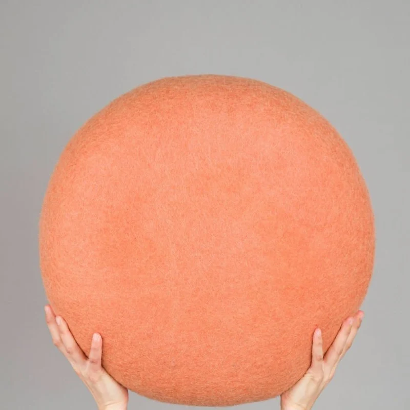 Pouf rond en laine saumon M Lea - myfelt