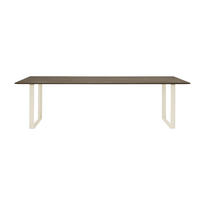 Table en chêne massif fumé et aluminium sable 255 x 108 cm 70/70 - Muuto