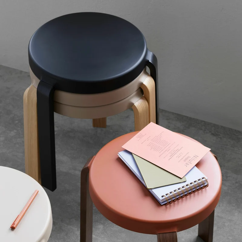 Tabouret en noyer marron TAP Caramel - Normann Copenhagen