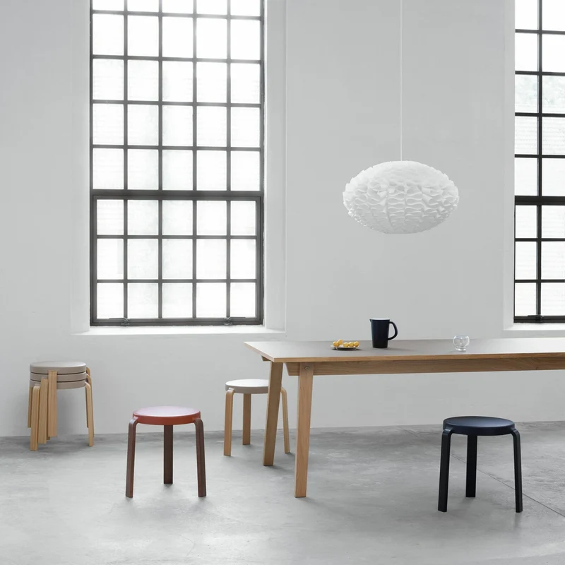 Tabouret noir en chêne TAP noir - Normann Copenhagen
