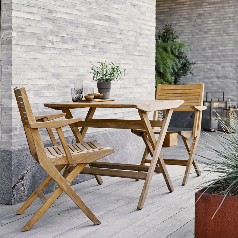 Table de jardin carrée en teck Flip - Cane-Line