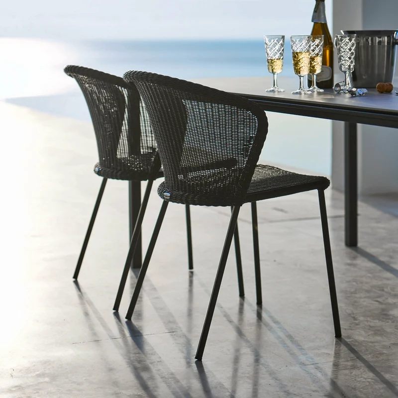 Chaise noire Lean - Cane-Line