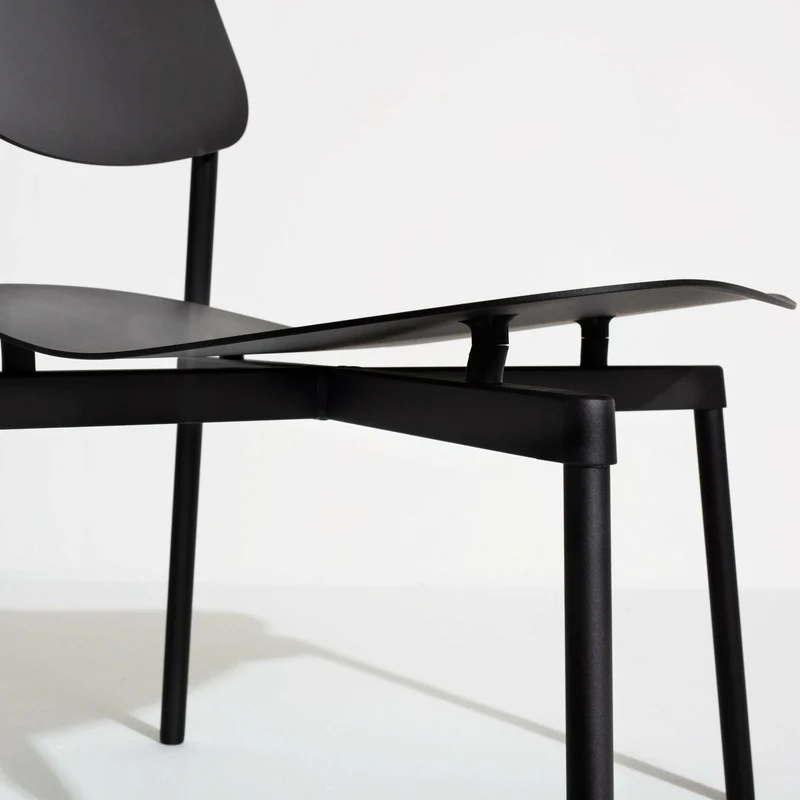 Fauteuil de jardin en métal noir Fromme - Petite friture