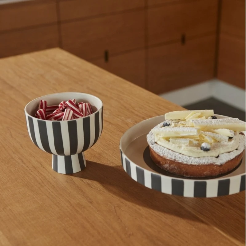 Bol en céramique à rayures noires et blanches Toppu - OYOY