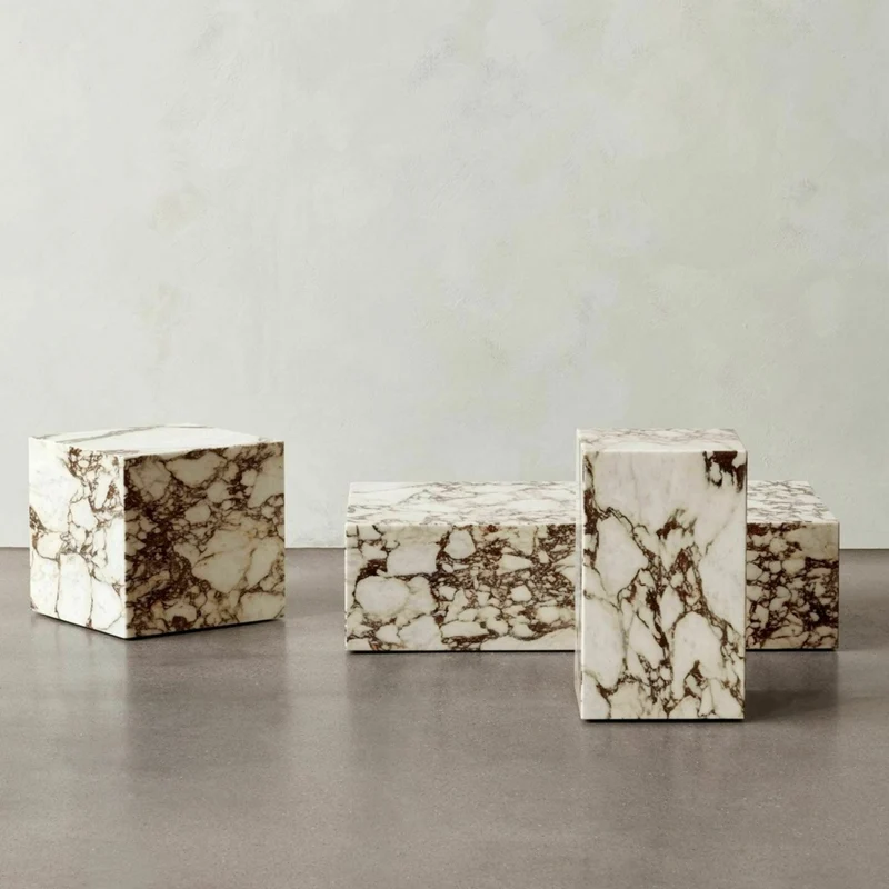 Table d'appoint cube en marbre beige et marron Plinth Cubic - Audo