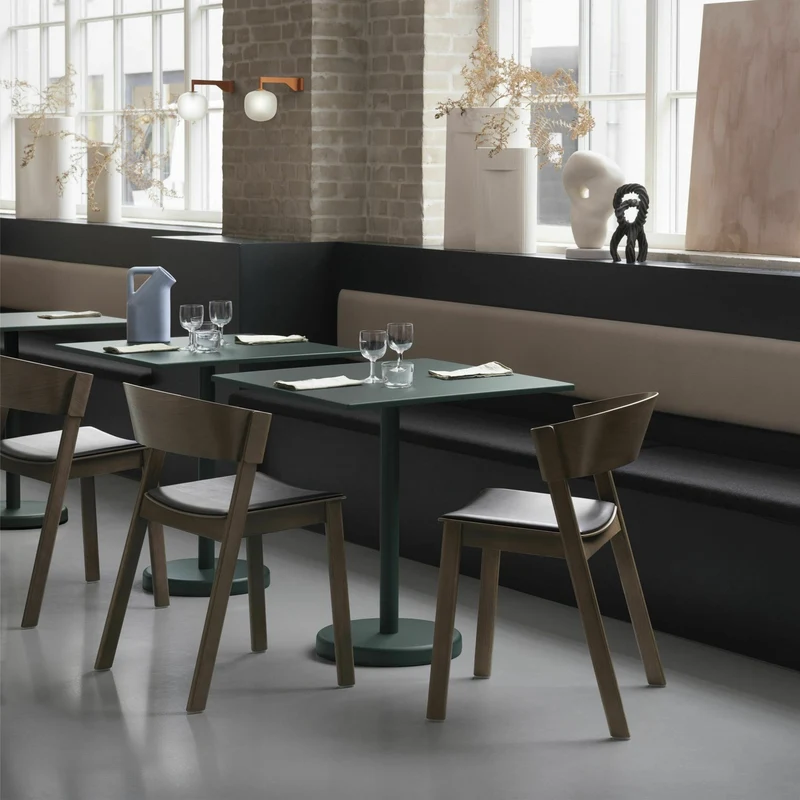 Table carrée d'extérieur en acier noir 70 x 70 x 73 cm Linear - Muuto