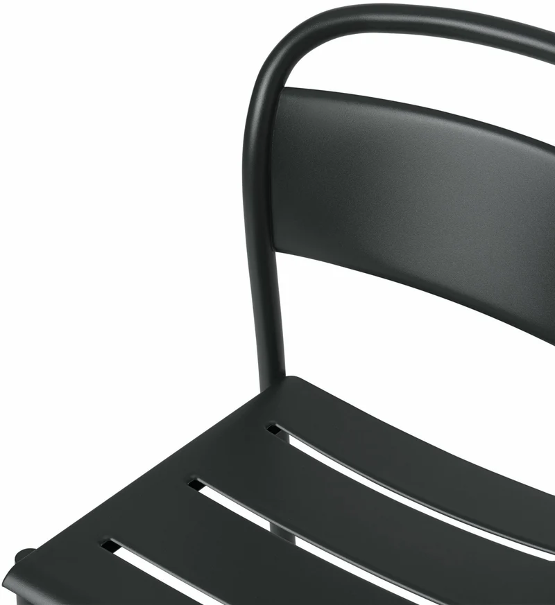 Chaise d'extérieur en acier noir Linear - Muuto