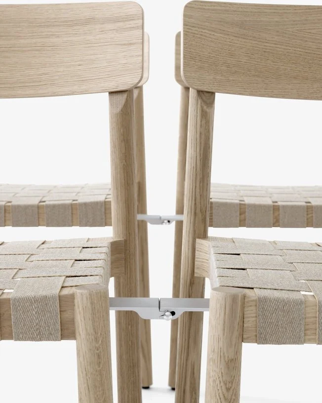 Chaise en bois naturel et sangles en lin naturel Betty TK1 - &tradition