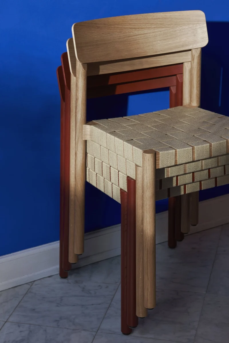 Chaise en bois naturel et sangles en lin naturel Betty TK1 - &tradition