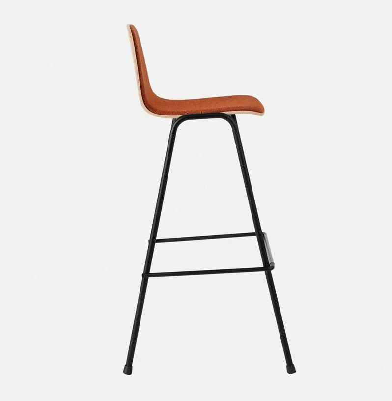 Chaise de bar 75 cm en tissu rouge et cadre noir Touchwood - Hem