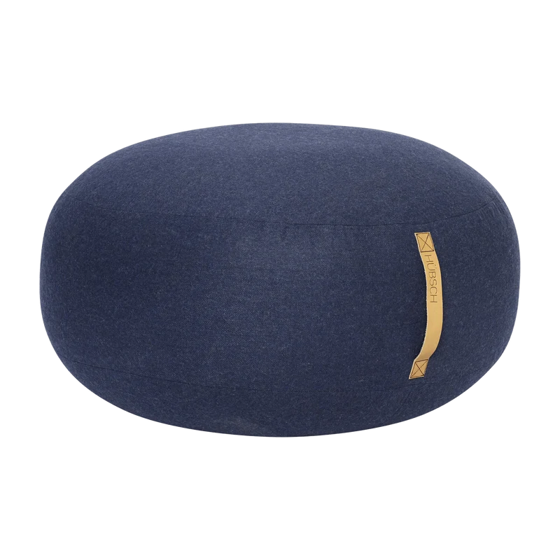 Pouf galet en laine bleu avec poignée en cuir - Hübsch