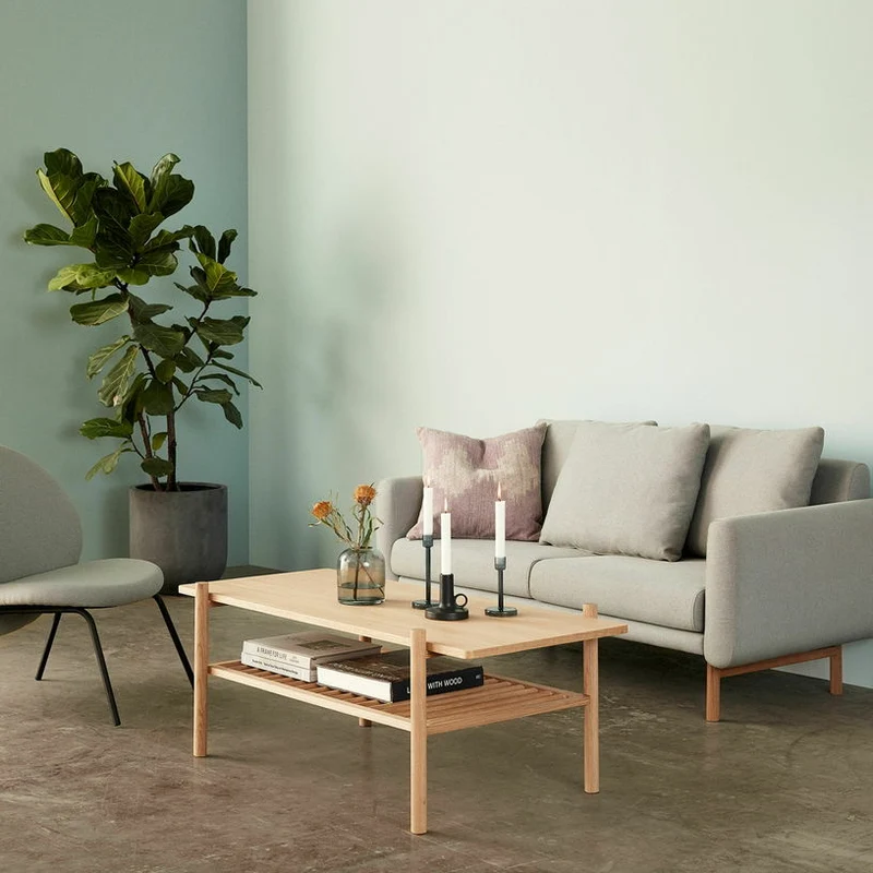 Table basse avec étagère à lattes en chêne clair - Hübsch
