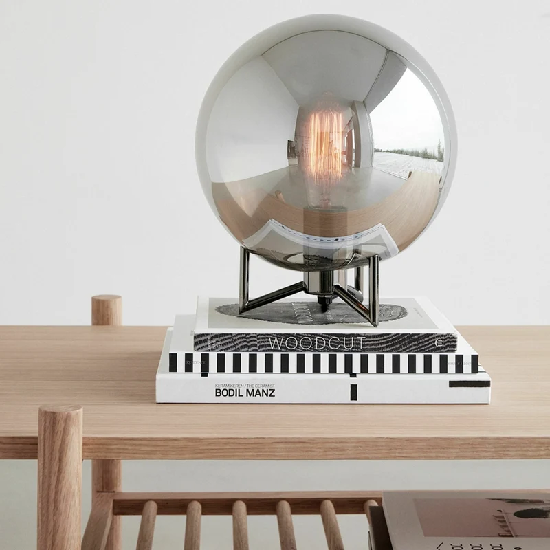 Table basse avec étagère à lattes en chêne clair - Hübsch