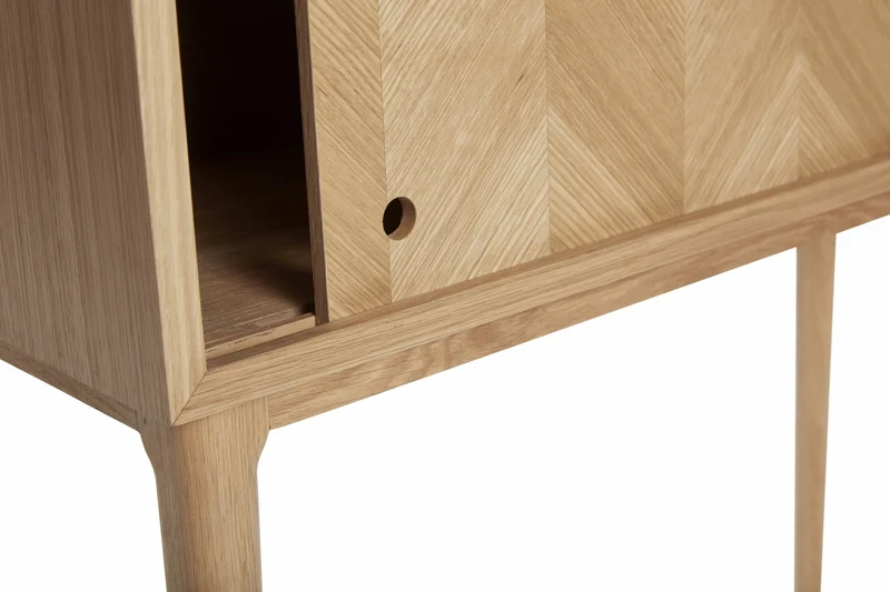 Console motif chevron en bois de chêne clair - Hübsch
