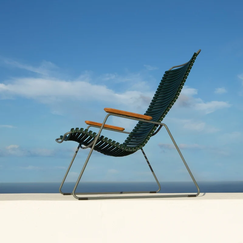 Chaise lounge en métal et plastique bleu pigeon CLICK - Houe
