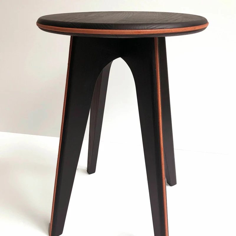 Tabouret en frêne noir et cuir Assy - Mlle Jo