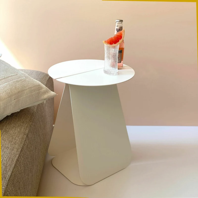 Table d'appoint ronde en acier blanc mat Youmy - Mlle Jo