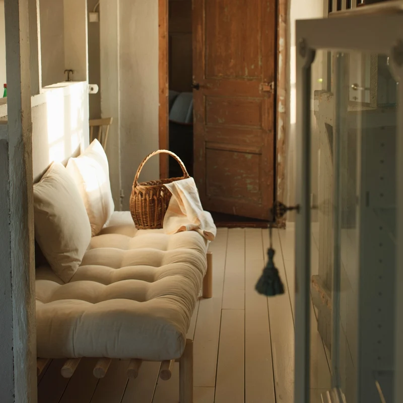 Lit de jour en bois clair et matelas mocca Pace - Karup Design