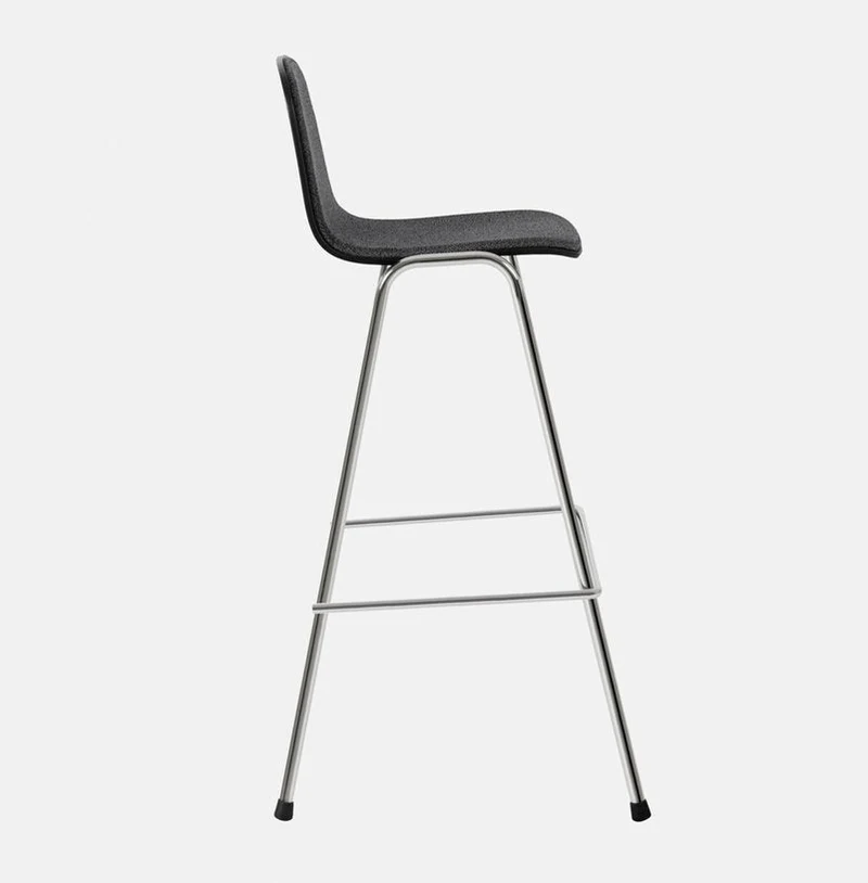 Chaise de bar 75 cm en tissu noir et cadre argenté Touchwood - Hem
