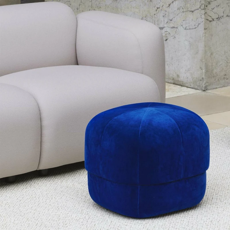 Pouf en polyester bleu électrique S Circus Electric bleu - Normann Copenhagen