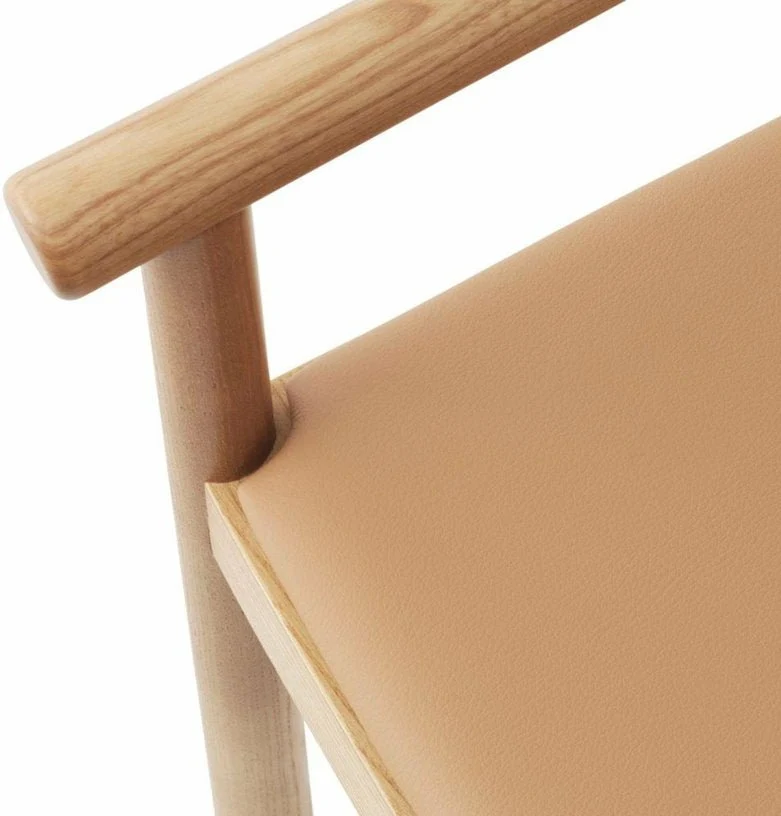 Fauteuil lounge en frêne brun et cuir camel Timb Tan/ Ultra Leather Camel - Normann Copenhagen