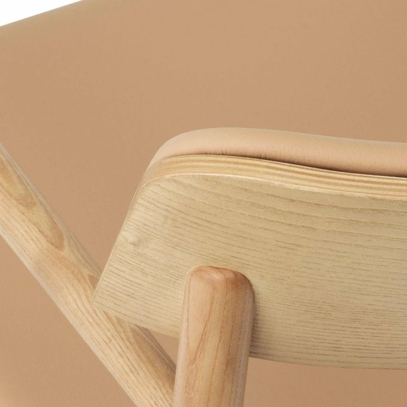 Fauteuil lounge en frêne brun et cuir camel Timb Tan/ Ultra Leather Camel - Normann Copenhagen