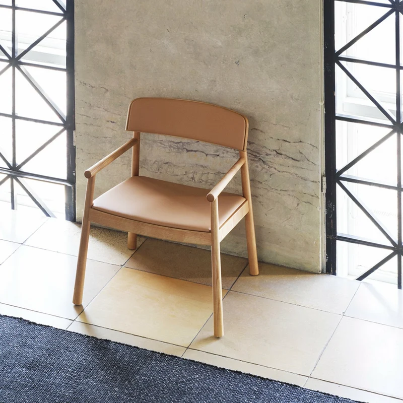 Fauteuil lounge en frêne brun et cuir camel Timb Tan/ Ultra Leather Camel - Normann Copenhagen