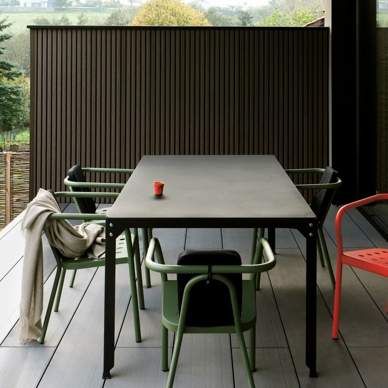 Table rectangulaire en acier mat denim 100 cm Hegoa - Matière Grise