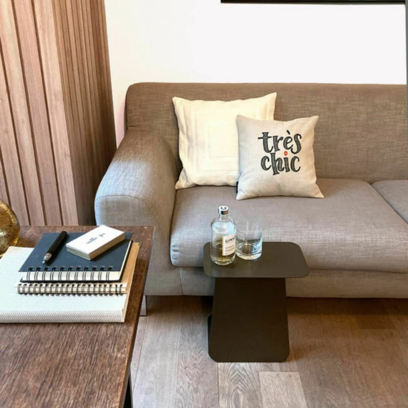 Table d'appoint rectangulaire en acier bronze Youmy - Mlle Jo