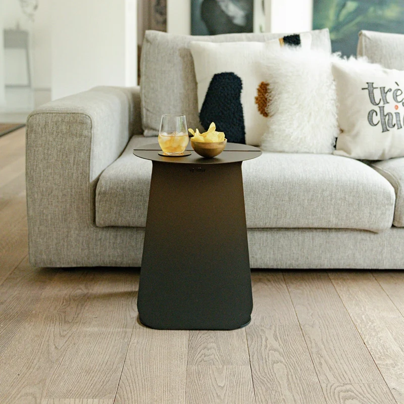 Table d'appoint ronde en acier dégradé Youmy - Mlle Jo