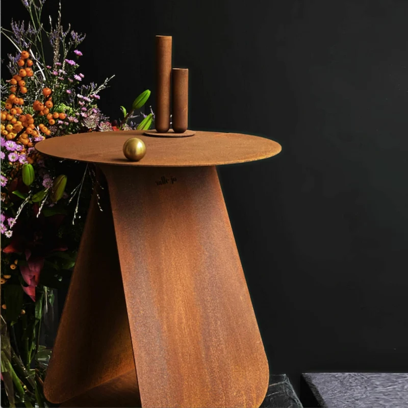 Table d'appoint ronde en acier corten Youmy - Mlle Jo