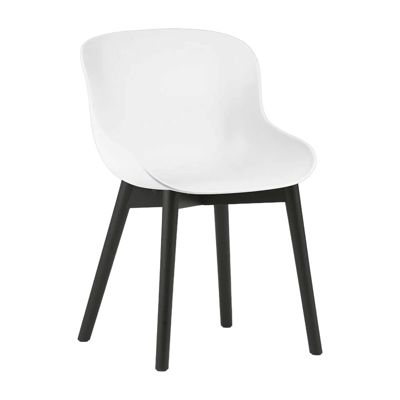 Chaise en chêne vernis noir et pp blanc Hyg - Normann Copenhagen