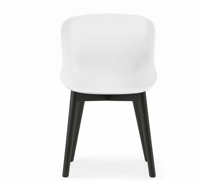Chaise en chêne vernis noir et pp blanc Hyg - Normann Copenhagen