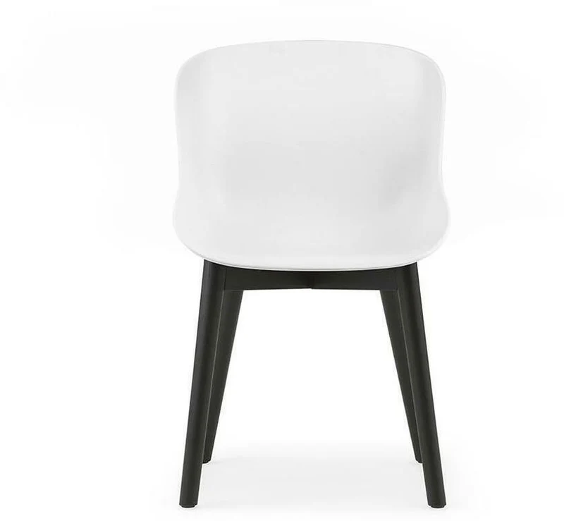 Chaise en chêne vernis noir et pp blanc Hyg - Normann Copenhagen