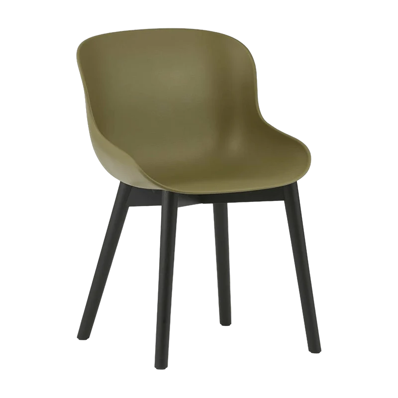 Chaise en chêne vernis noir et pp olive Hyg - Normann Copenhagen