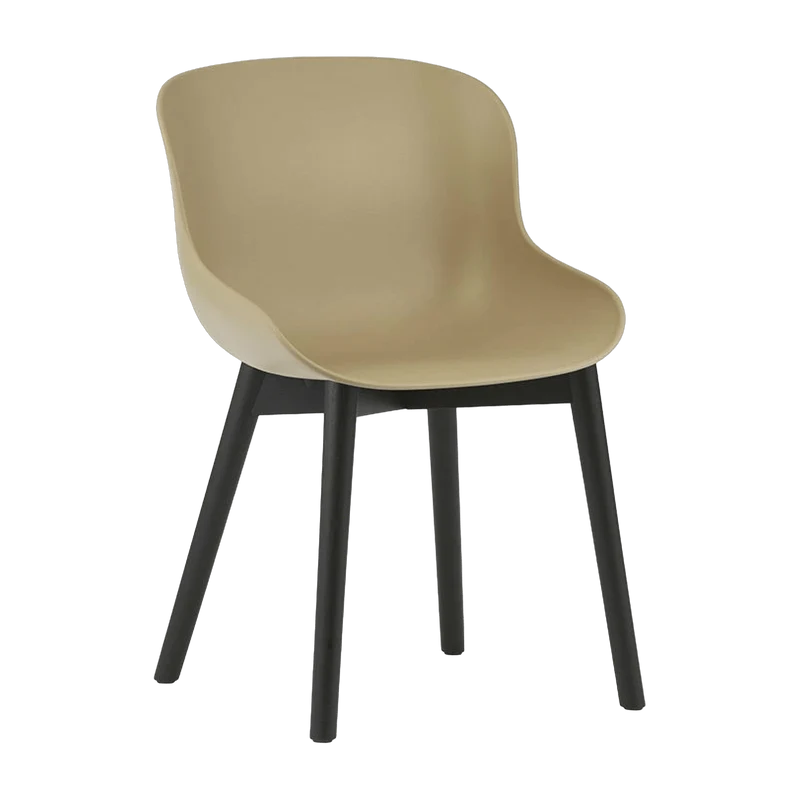 Chaise en chêne vernis noir et pp sable Hyg - Normann Copenhagen