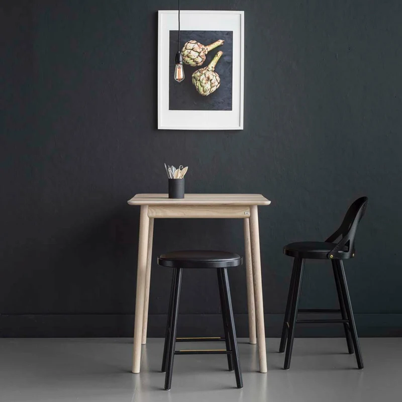 Tabouret en chêne noir et coussin en cuir reconstitué noir 63 cm Colibri - Hans k