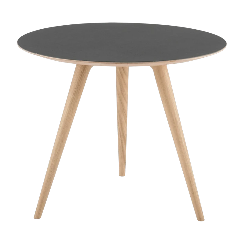 Table d'appoint ronde en chêne et plateau en linoléum noir 55 cm Arp - Gazzda