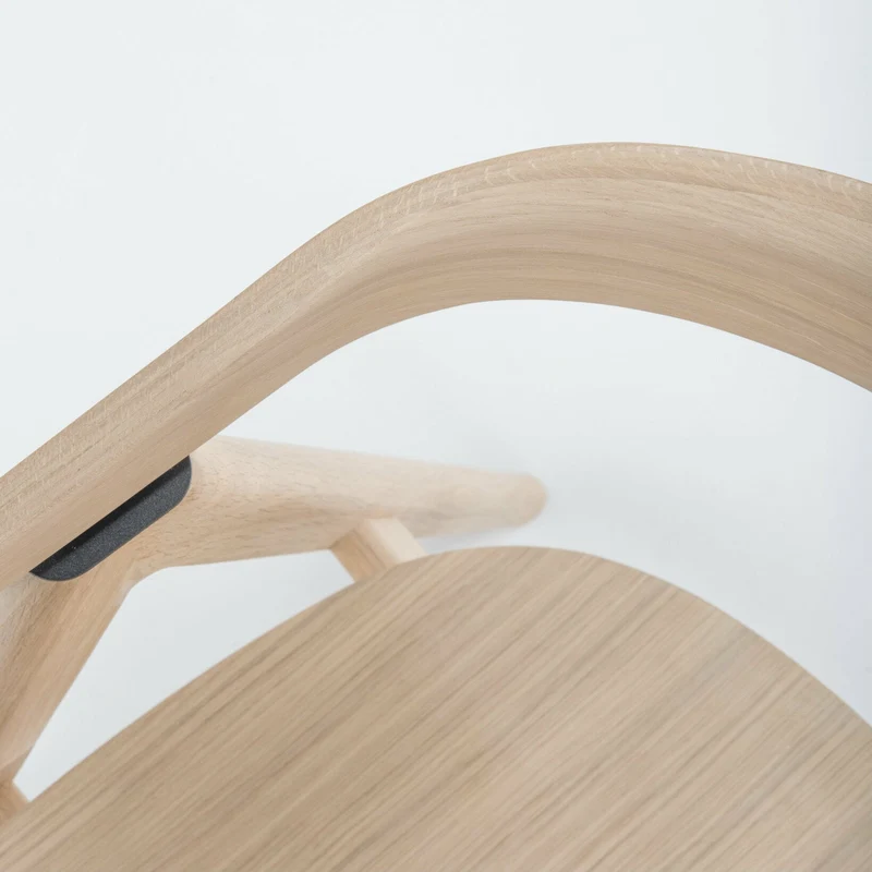 Chaise en chêne blanchi huilé et siège en chêne plaqué Ava - Gazzda