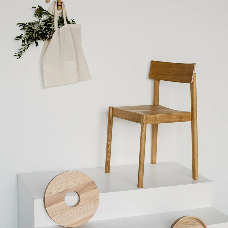 Chaise en chêne naturel huilé et dossier rectangulaire Citizen - Emko