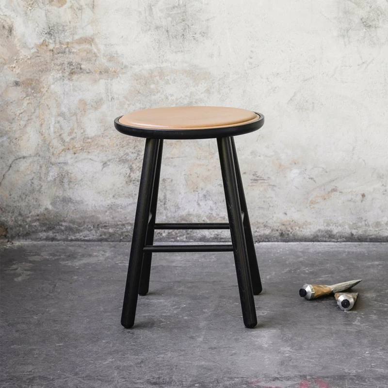 Tabouret en frêne noir 47 cm ZigZag - Hans K