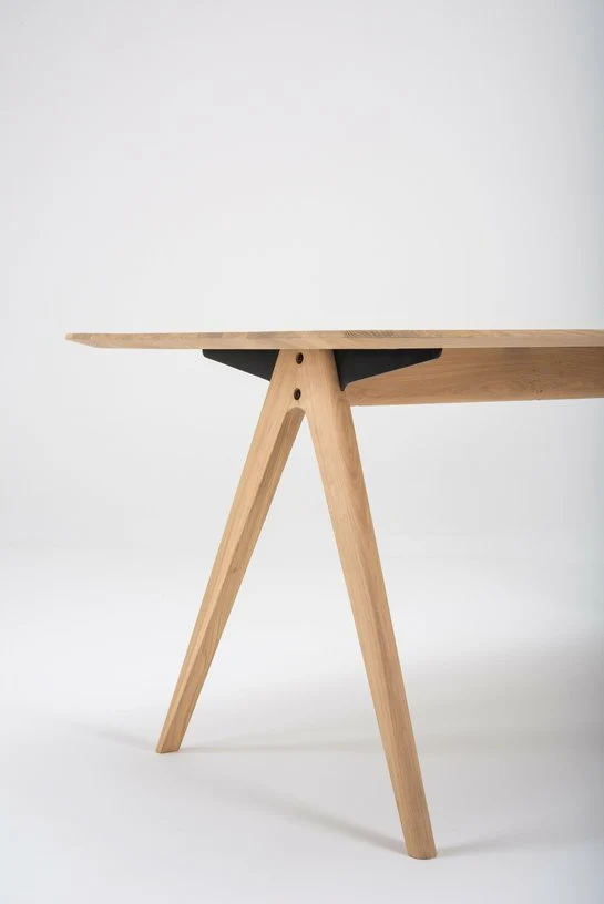 Table à manger en chêne 180 x 90 cm Ava - Gazzda