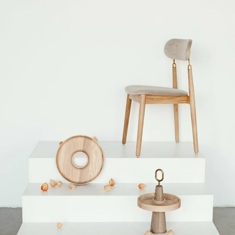 Chaise en chêne huilé et velours beige 7.1 - Emko