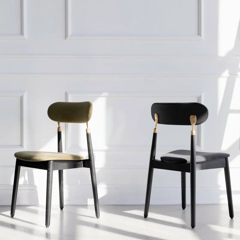 Chaise en chêne teinté noir avec tissu tissé noir 7.1 - Emko