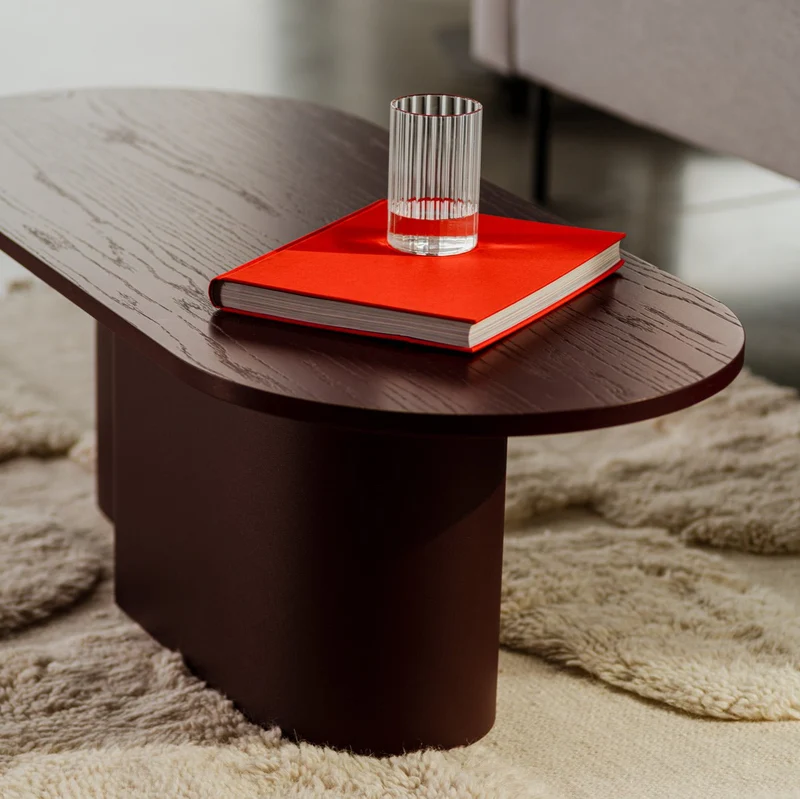 Table basse en placage de chêne myrtille Looi Vulcano - noo.ma