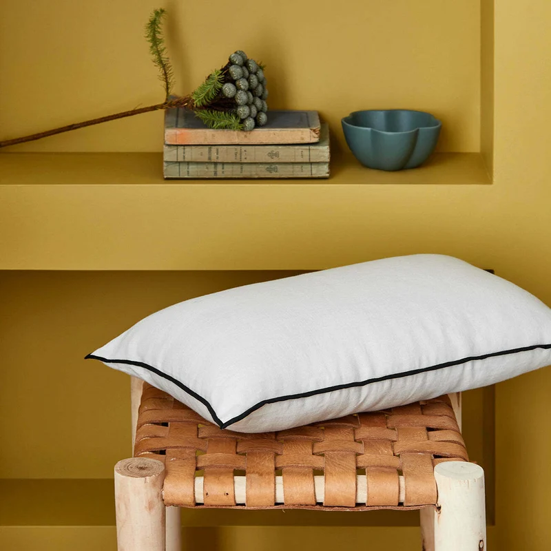 Housse De Coussin Carlina Blanc Et Bourdon Noir - Madura
