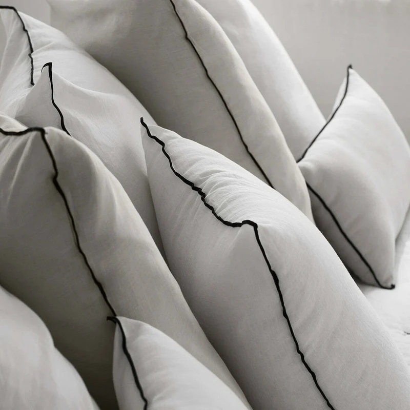 Housse De Coussin Carlina Blanc Et Bourdon Noir - Madura