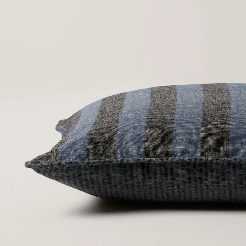 Housse De Coussin Tanguy Noir Et Bleu - Madura