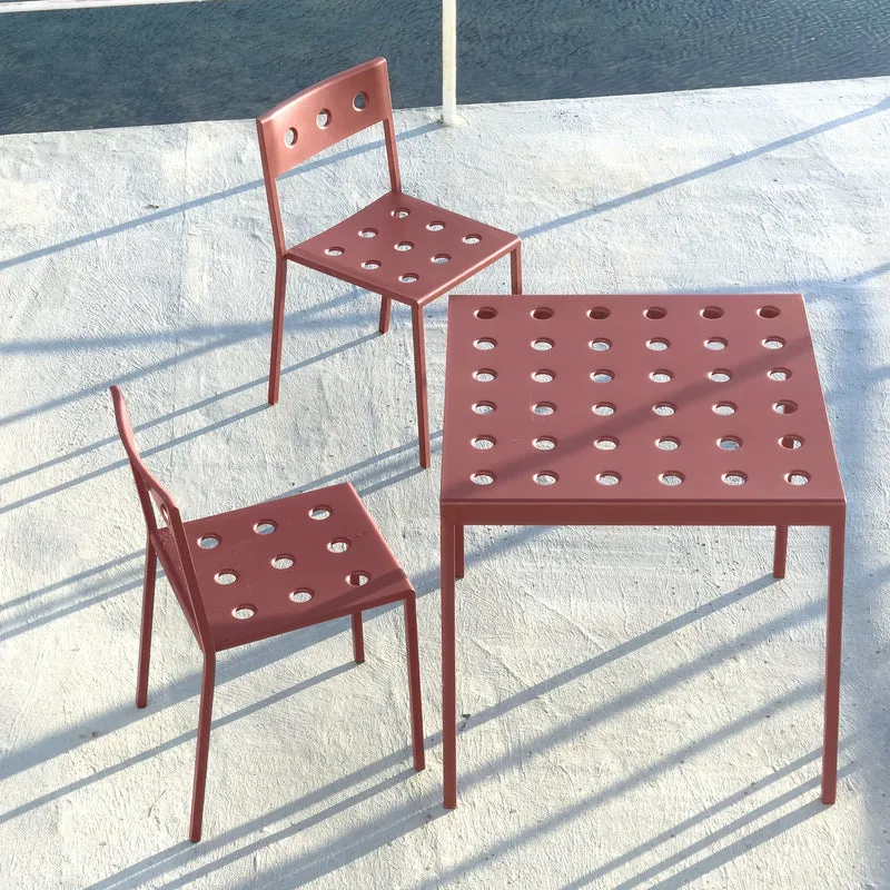 Chaise de jardin en acier rouge Balcony - HAY
